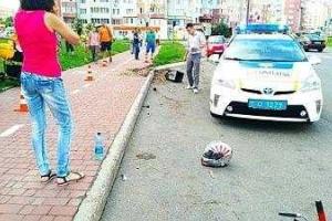 В Виннице пьяный мотоциклист сбил женщину с ребенком на остановке