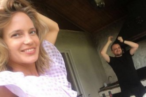 Глюкоза показала лицо без макияжа и фотошопа