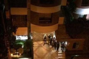 Очевидцы выложили в Сеть фотографии захвата террористами ИГИЛ ресторана в столице Бангладеш