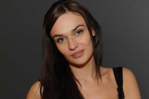 Алена Водонаева поделилась пикантным фото в купальнике