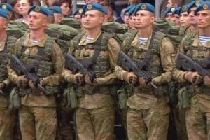 Народный депутат рассказал, с какими автоматами шли военнослужащие на параде