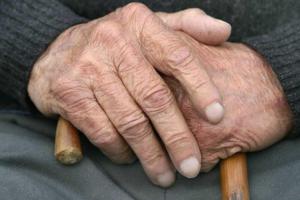 В туалете львовской поликлиники изнасиловали 77-летнего дедушку