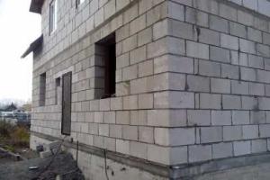 В Мариуполе произошла страшная трагедия: мальчика придавило плитой в недостроенном доме 