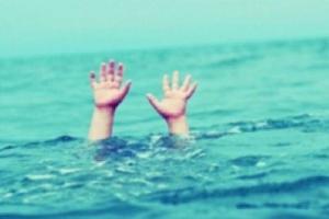 На озере в Карелии людей смыло волной с катера: погиб 11-летний мальчик