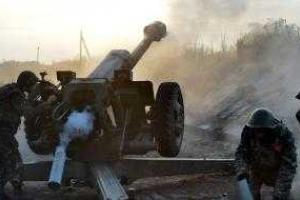 В Станице Луганской местная школа попала под обстрел боевиков