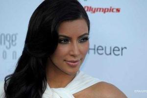 Ким Кардашьян поразила своих фанатов тонкой талией 