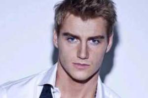 Поклонники Алексея Воробьева в восторге от его тела 