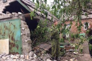 Сепаратисты опубликовали фото последствий обстрела поселка Гольмовский