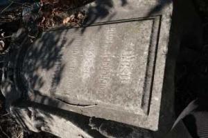 В Мариуполе разрушена могила одного из первых мэров