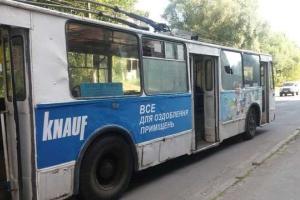 В Хмельницком двое подростков обстреляли троллейбус