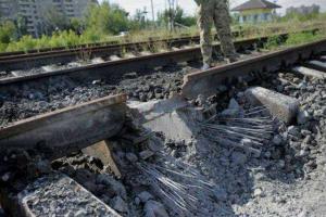 Теракт в Авдеевке: из-за обстрелов остановлено движение железнодорожного транспорта 
