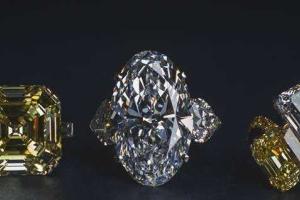 Супружеская пара из Шотландии нашла в старом стуле украшения с бриллиантами