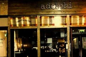 В ирландском пабе изображения Дональда Трампа разместили на писсуарах