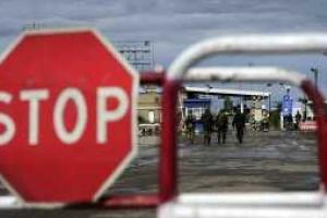 Украинцев не пускают в Крым: РФ полностью заблокировала один пропускной пункт