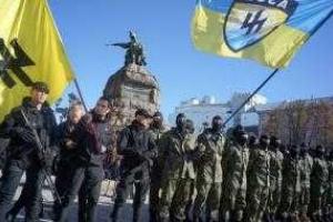 В Мариуполе активисты устроили митинг против выхода батальона "Азов" из города