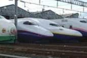 В Японии из-за землетрясения остановились поезда