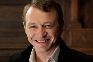 Марат Башаров необычно встретил возлюбленную и сына из роддома