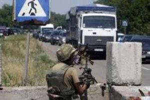 На блокпостах наблюдается сложная ситуация: в соцсетях рассказывают о больших автомобильных и пеших очередях