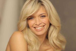 Вера Брежнева показала пикантный снимок в купальнике