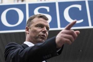 Замглавы миссии ОБСЕ Александр Хуг экстренно едет в Донецк
