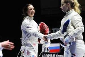 Рио-2016: Американская саблистка обвинила арбитра в подсуживании спортсменкам из РФ