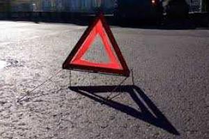 В Харьковской области произошло страшное ДТП: автомобиль врезался в бригаду дорожных работников, есть погибшие
