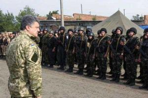 Порошенко рассказал, когда в Украине введут военное положение