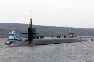 Атомная подлодка США столкнулась с кораблем снабжения