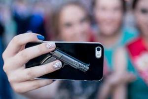 Объяснено возникновение рака при пользовании мобильным телефоном