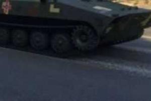 В Киеве жалуются, что военная техника сильно разрушает асфальт на дорогах