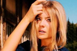 Дочь певицы Валерии показала пикантное фото с обнаженной грудью