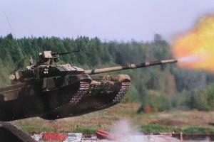 Боевики на Донбассе готовятся к "танковому биатлону"