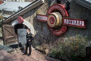 Крымская "Массандра" отправила первую партию вина в "ЛНР"