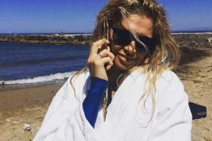 Вера Брежнева показала фото в халате