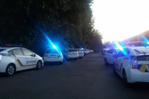 В Киеве несколько десятков активистов "Азова" штурмовали скандальное строительство