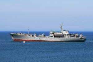 Корабль управления ВМС Украины "Донбасс" неожиданно начал гореть