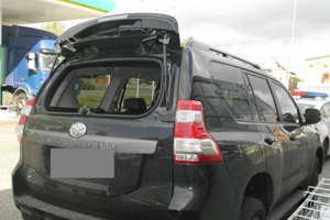 В Киеве произошел шокирующий инцидент: из салона автомобиля неизвестные украли миллион гривен
