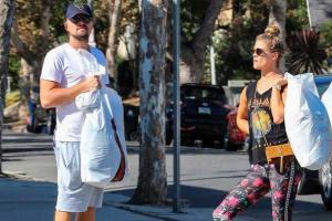 Леонардо ДиКаприо заметили во время шопинга с моделью Ниной Агдал