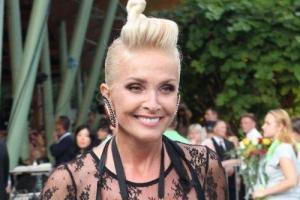 Певица Лайма Вайкуле шокировала публику внешним видом