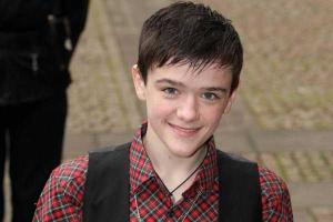 Победитель британской «Минуты славы» собирается выселить мать из дома