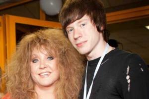 Алле Пугачевой не нравится музыка, которую играет ее внук