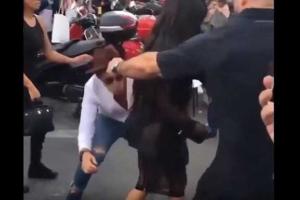 Украинский журналист поцеловал Ким Кардашьян в знаменитую "пятую точку"