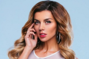 Анна Седокова поразила снимком без макияжа