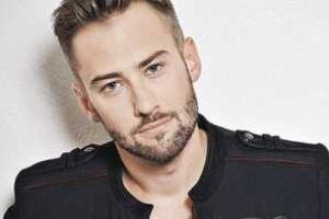 Дмитрий Шепелев учит сына Платона ездить на велосипеде