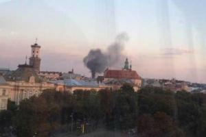 В Львове загорелась воинская часть: над городом поднялся столб черного дыма