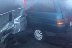 Под Львовом из-за тумана столкнулись сразу 11 авто