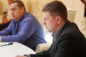 Главарь боевиков Плотницкий предал "идею республики" и спровоцировал переворот в "ЛНР"- Карякин