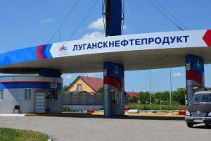 В Луганске растет недовольство среди автомобилистов из-за дефицита газа на заправках 
