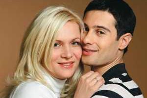 Антон Макарский впервые вышел в свет с 4-летней дочерью Машей