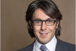 Телеведущий Андрей Малахов заинтриговал поклонников необычным снимком